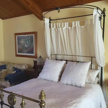 Braeside Garden Cottages-3
